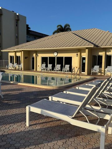640 Snug Harbor Drive F6, Boynton Beach, FL 33435