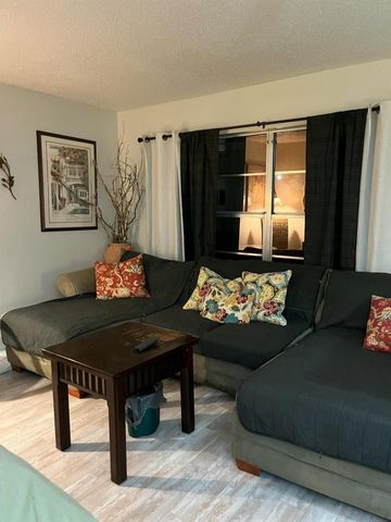 640 Snug Harbor Drive F6, Boynton Beach, FL 33435