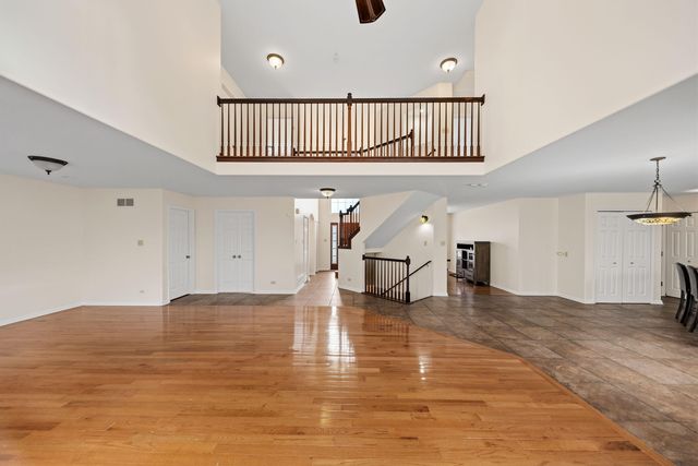 7383 Emerson Court, Schererville, IN 46375