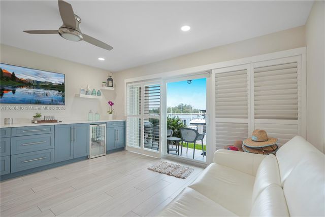 4034 N Ocean Dr, Hollywood, FL 33019