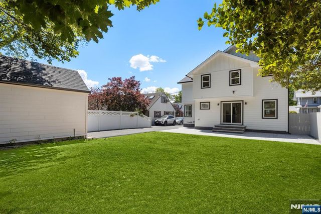 34 Parkway, Rochelle Park, NJ 07662