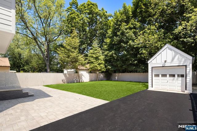 34 Parkway, Rochelle Park, NJ 07662