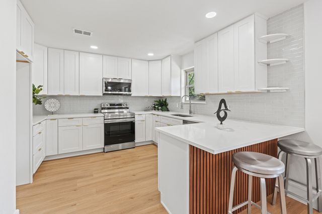 2116 Tamworth Court, Bedford, TX 76021