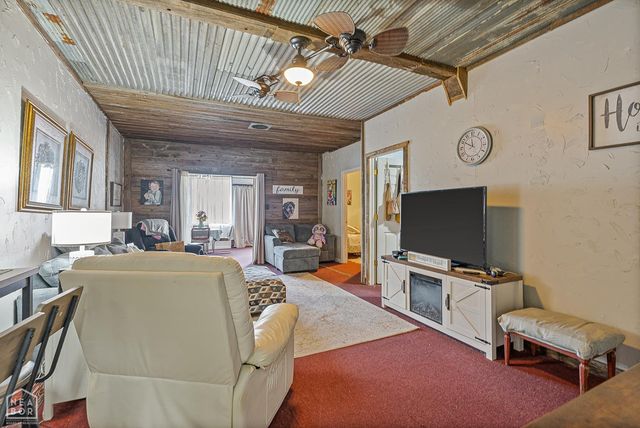 1017 S Airbase Highway, Gosnell, AR 72315