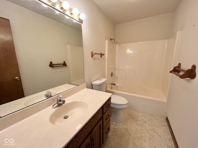 823 Freedom Drive, Seymour, IN 47274