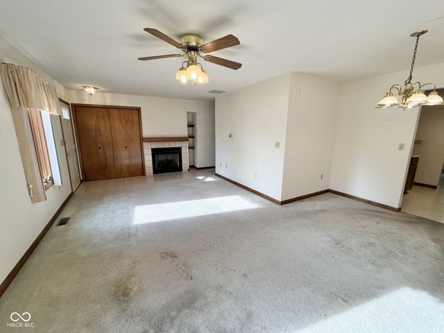 823 Freedom Drive, Seymour, IN 47274