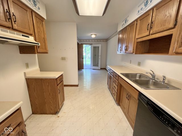 823 Freedom Drive, Seymour, IN 47274