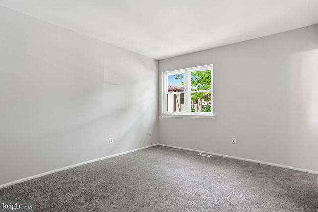 45 HOLLYBROOKE DR, Langhorne, PA 19047
