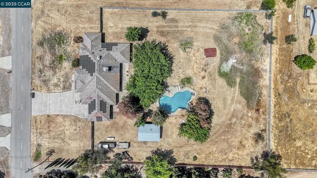 36065 Manon, Madera, CA 93637