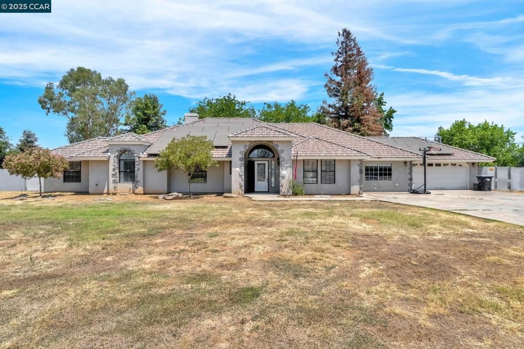 36065 Manon, Madera, CA 93637