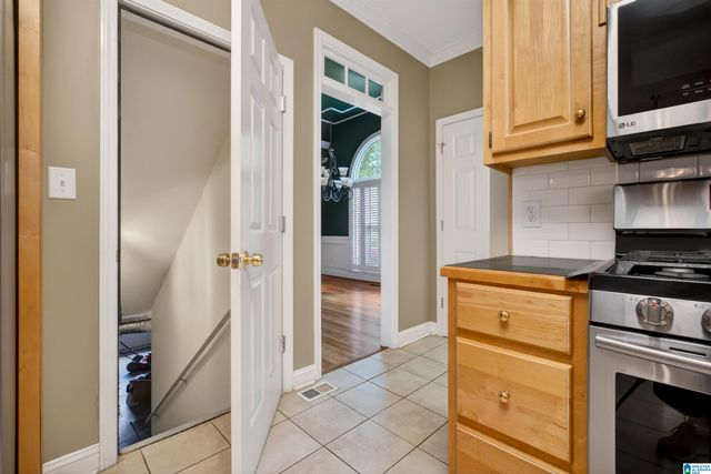6904 WOODVALE LANE, Trussville, AL 35173