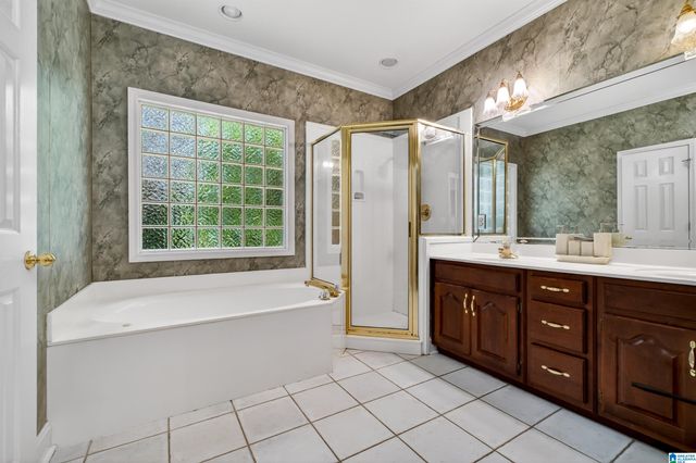 6904 WOODVALE LANE, Trussville, AL 35173