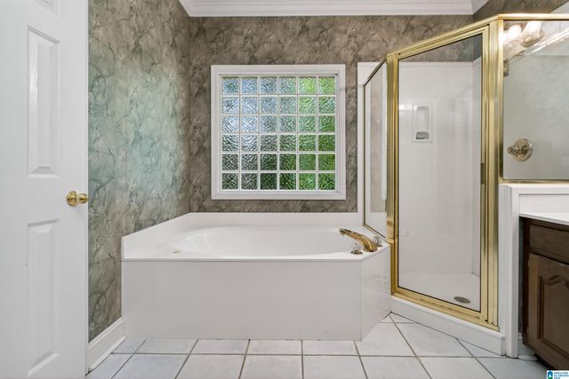6904 WOODVALE LANE, Trussville, AL 35173