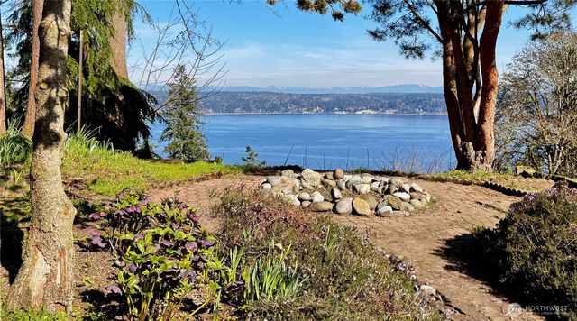 3968 S East Camano Drive, Camano Island, WA 98282