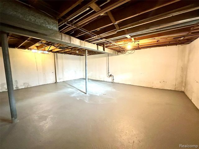 5320 Bedford Street, Dearborn Heights, MI 48125