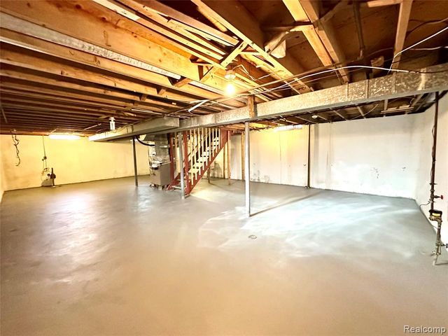 5320 Bedford Street, Dearborn Heights, MI 48125