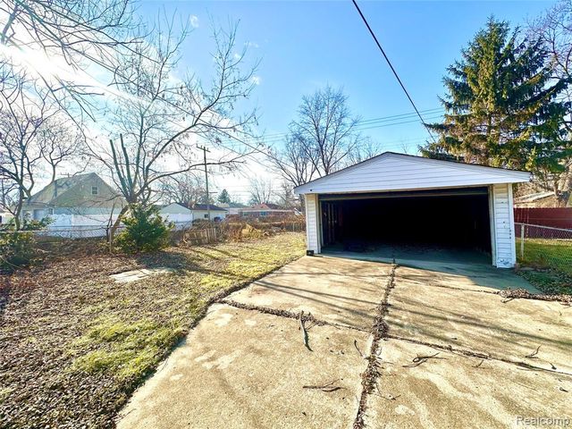 5320 Bedford Street, Dearborn Heights, MI 48125