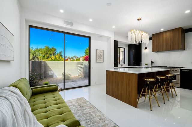 552 Desert W Drive, Rancho Mirage, CA 92270