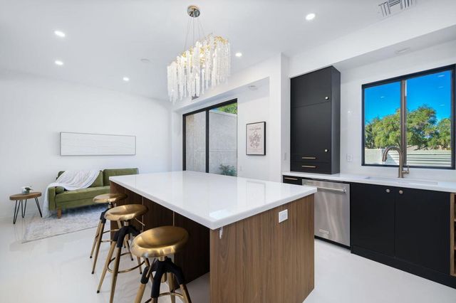 552 Desert W Drive, Rancho Mirage, CA 92270