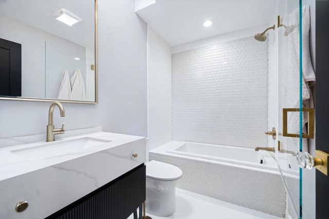 552 Desert W Drive, Rancho Mirage, CA 92270