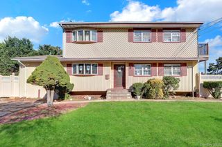247 Delaware Avenue, Bay Shore, NY 11706