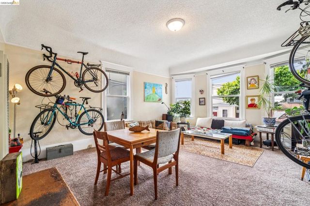 1268 Alcatraz Ave, Berkeley, CA 94702