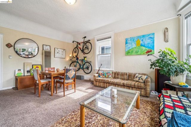 1268 Alcatraz Ave, Berkeley, CA 94702