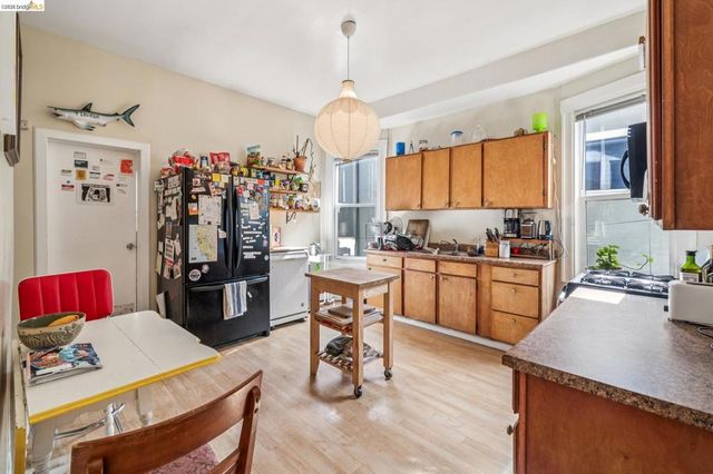 1268 Alcatraz Ave, Berkeley, CA 94702