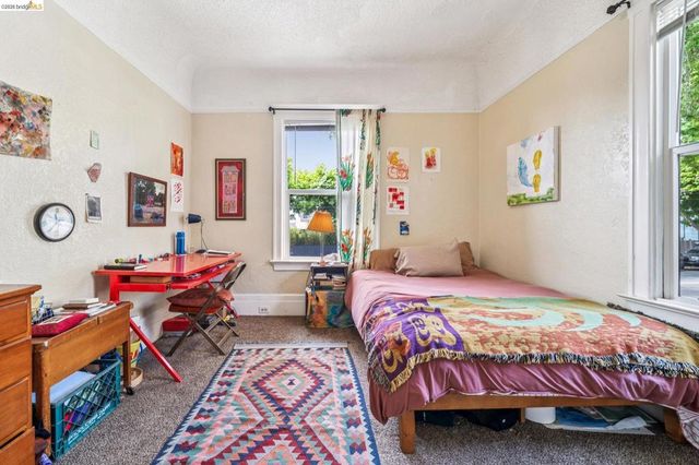 1268 Alcatraz Ave, Berkeley, CA 94702