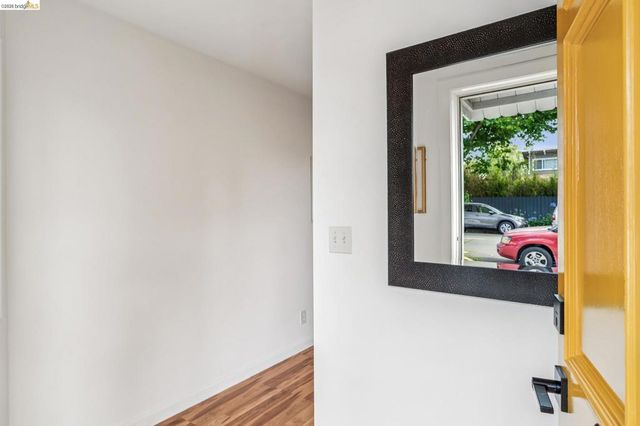 1268 Alcatraz Ave, Berkeley, CA 94702
