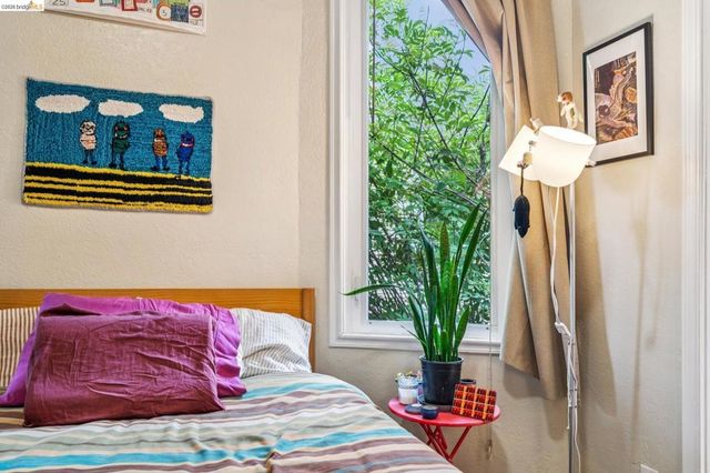 1268 Alcatraz Ave, Berkeley, CA 94702