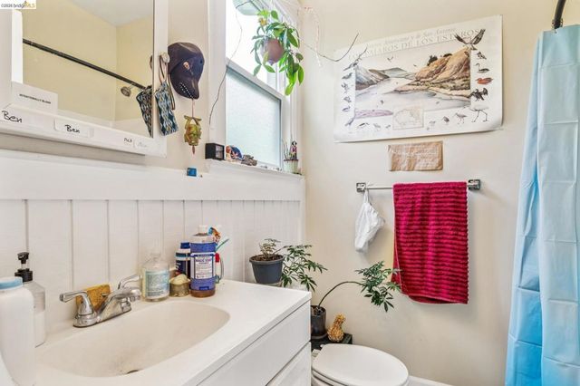 1268 Alcatraz Ave, Berkeley, CA 94702