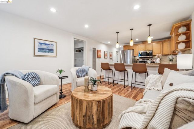1268 Alcatraz Ave, Berkeley, CA 94702