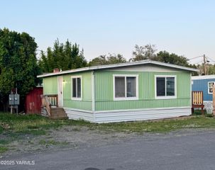 401 Moxee Ave Unit 2, Naches, WA 98937