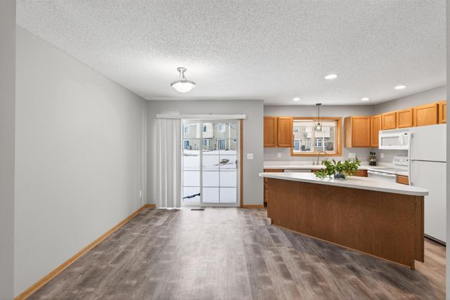 15057 Dunwood Trail 58, Apple Valley, MN 55124