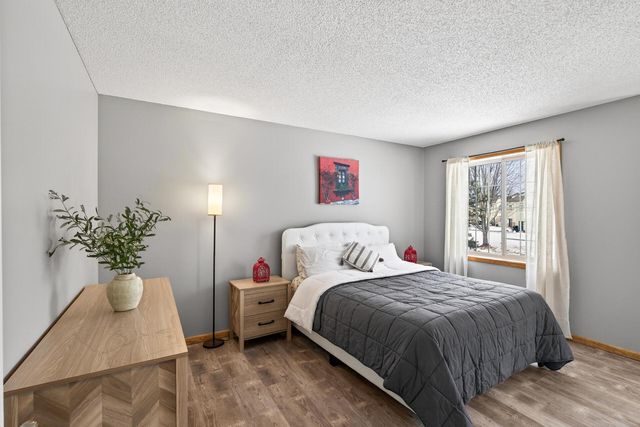 15057 Dunwood Trail 58, Apple Valley, MN 55124