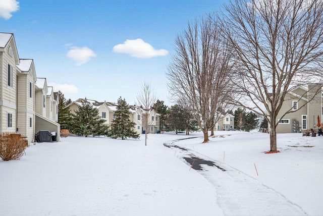 15057 Dunwood Trail 58, Apple Valley, MN 55124