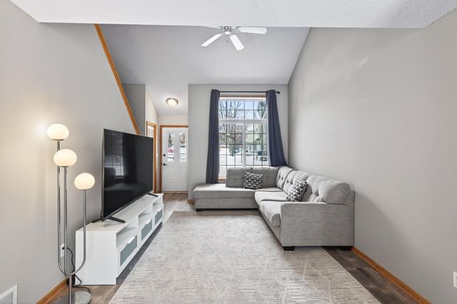 15057 Dunwood Trail 58, Apple Valley, MN 55124