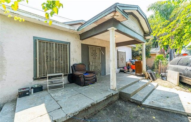 11422 Willowbrook, Los Angeles, CA 90059