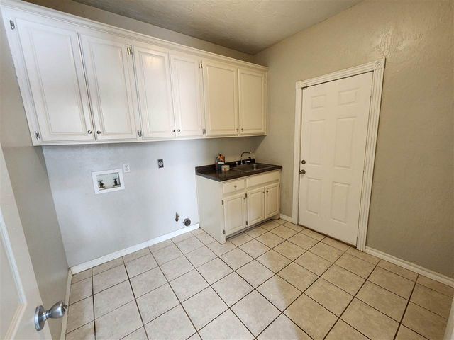 2302 NE 35th St, Lawton, OK 73507