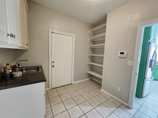 2302 NE 35th St, Lawton, OK 73507