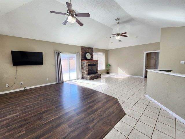 2302 NE 35th St, Lawton, OK 73507