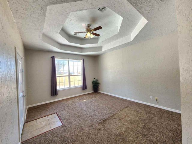 2302 NE 35th St, Lawton, OK 73507