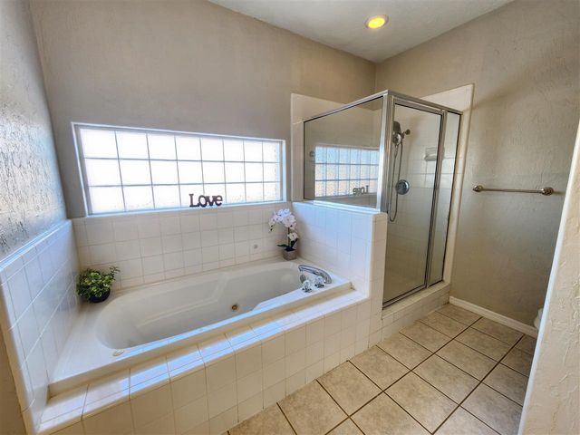 2302 NE 35th St, Lawton, OK 73507