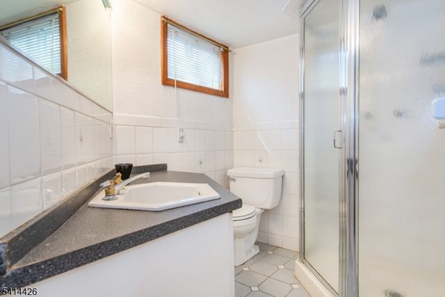 120 Fenner Ave, Clifton City, NJ 07013