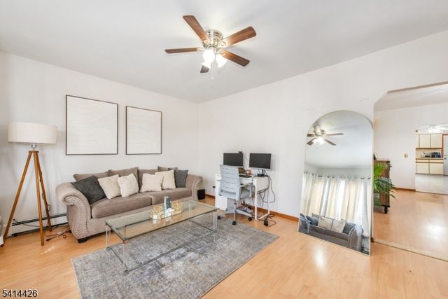 120 Fenner Ave, Clifton City, NJ 07013