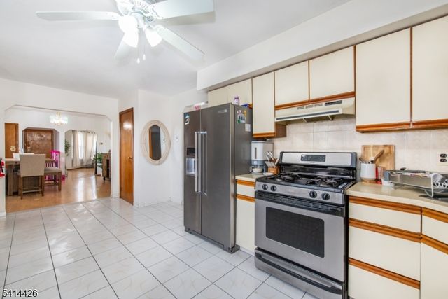 120 Fenner Ave, Clifton City, NJ 07013