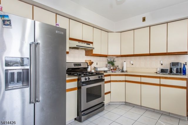 120 Fenner Ave, Clifton City, NJ 07013