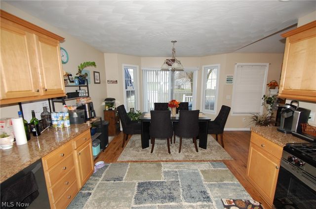 784 Elmwood Drive, Hubbard, OH 44425
