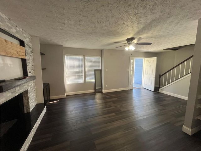 832 Brandlwood Way NW, Lilburn, GA 30047